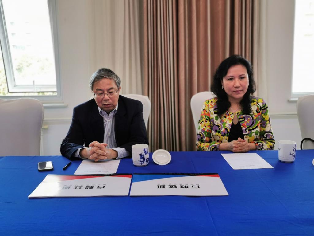 方小榕夫妇